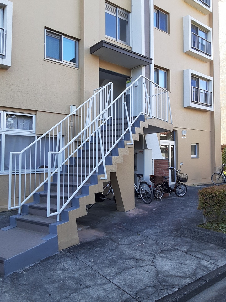 22/30 エントランス