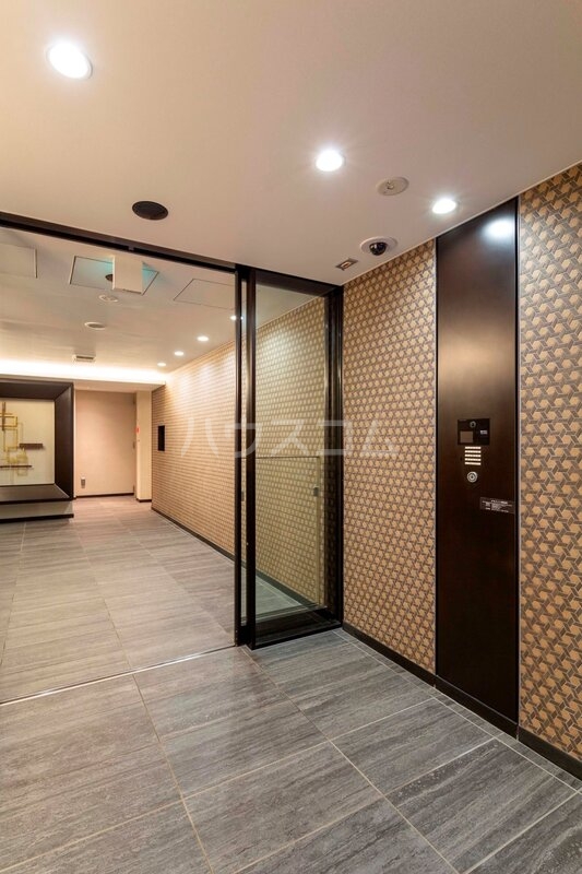 16/25 エントランス