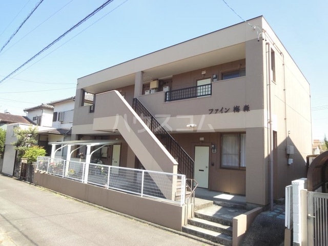 16/23 エントランス