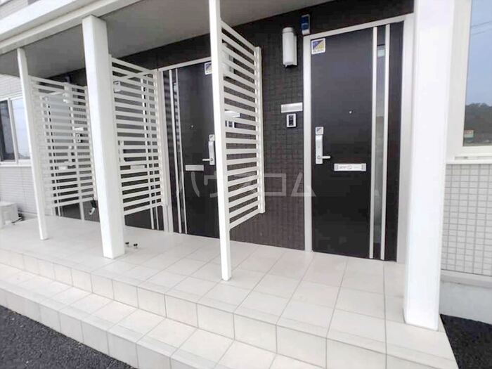 14/16 エントランス