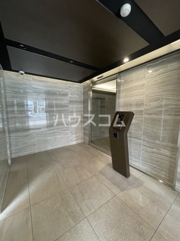 18/24 エントランス