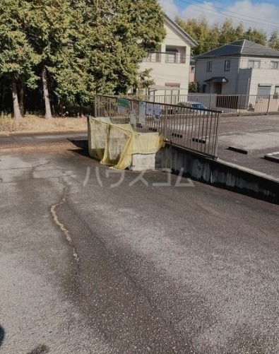 18/28 駐車場