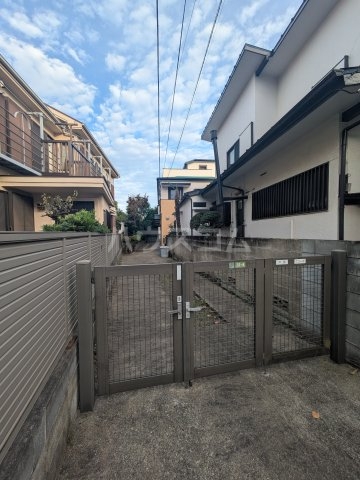 2/7 駐車場