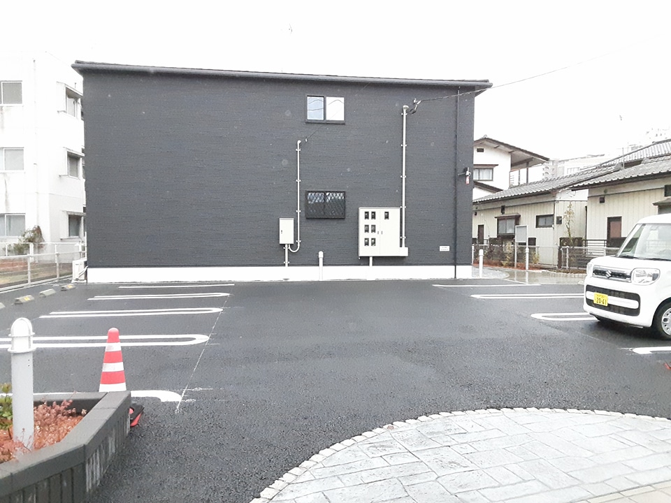 28/30 駐車場