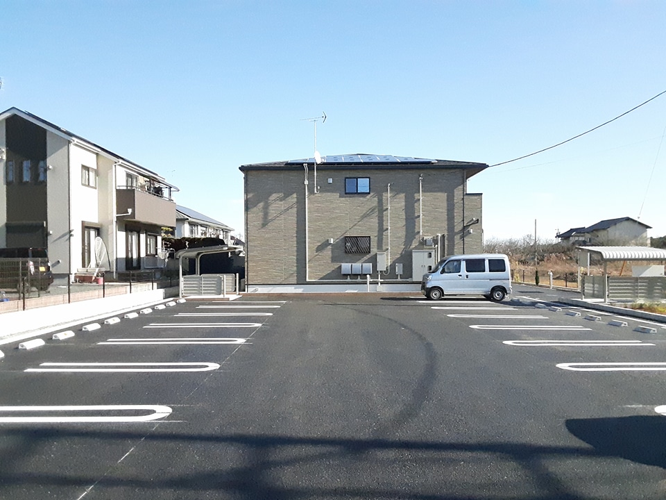 27/30 駐車場