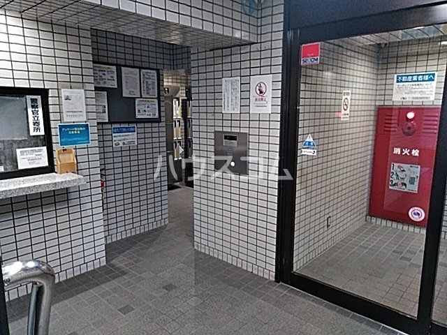 20/30 エントランス