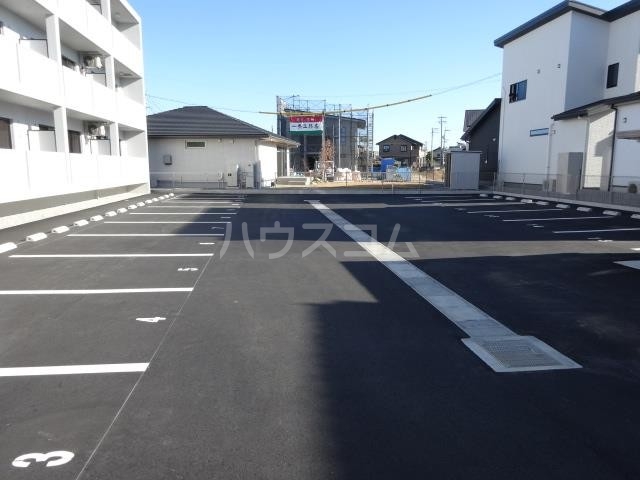 21/28 駐車場