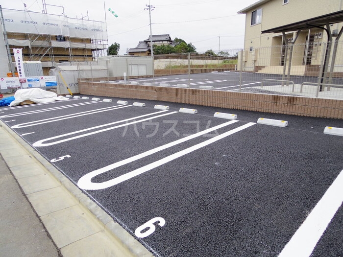 2/6 駐車場
