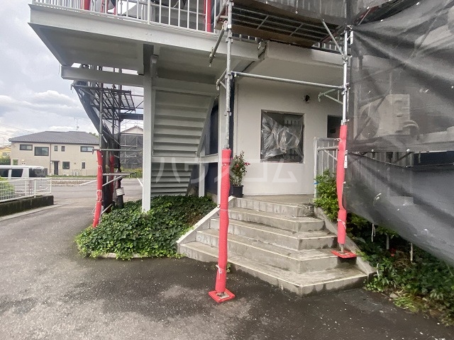 27/30 エントランス