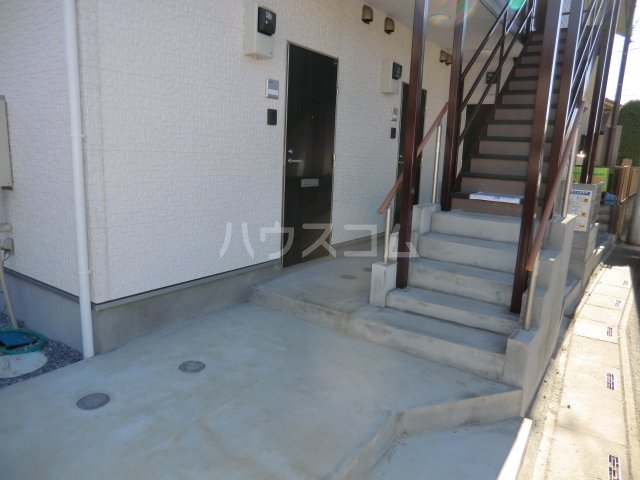 17/23 エントランス