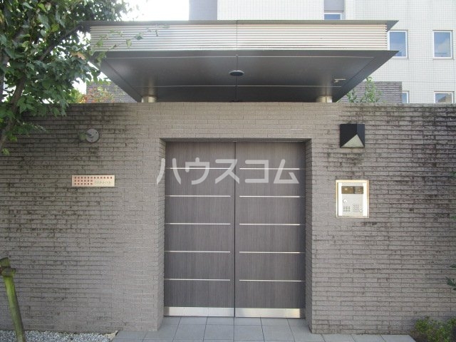 22/30 エントランス