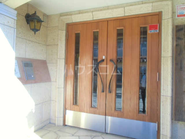 19/23 エントランス