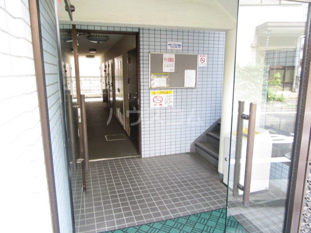 17/18 エントランス