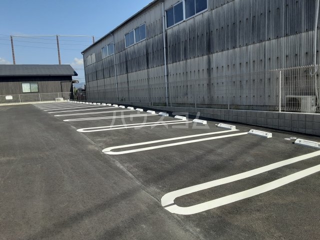 2/5 駐車場