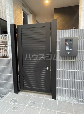 14/17 エントランス