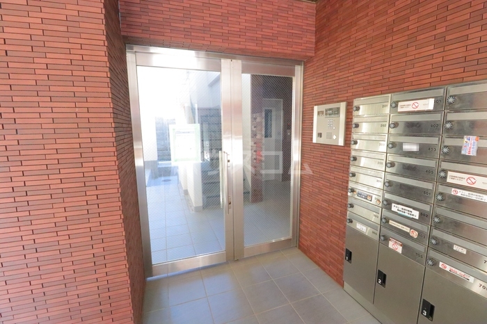 16/26 エントランス