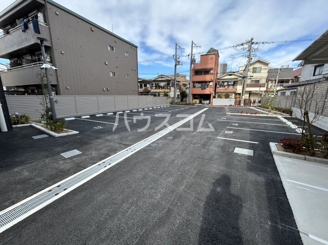 25/27 駐車場