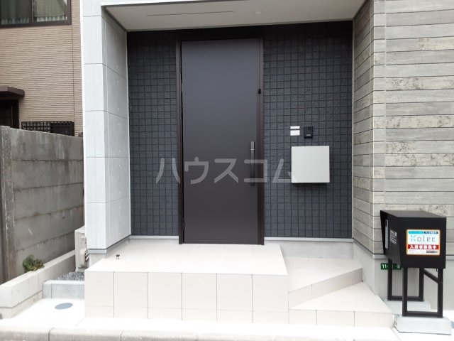 28/30 エントランス