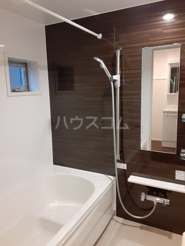 13/30 浴室
