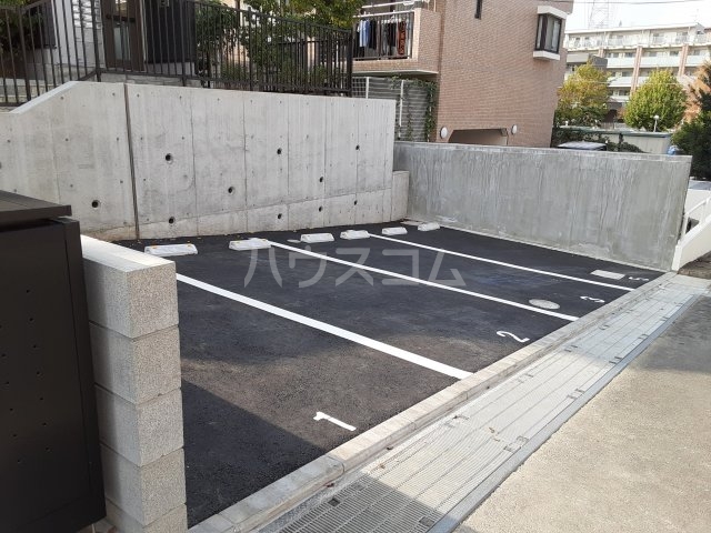 17/27 駐車場