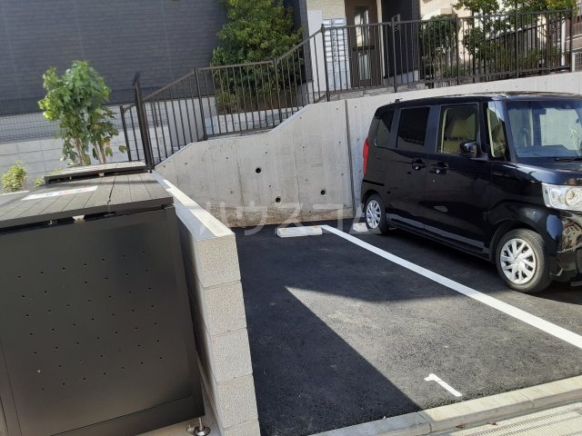 17/27 駐車場