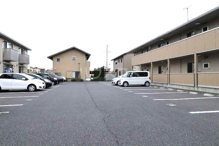 18/20 駐車場