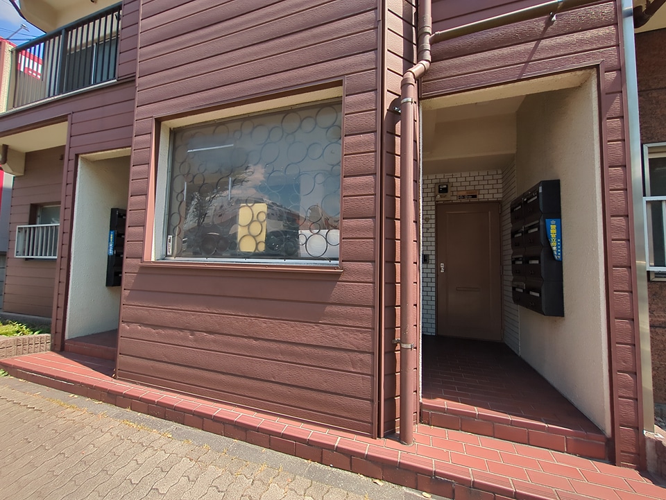 26/30 エントランス