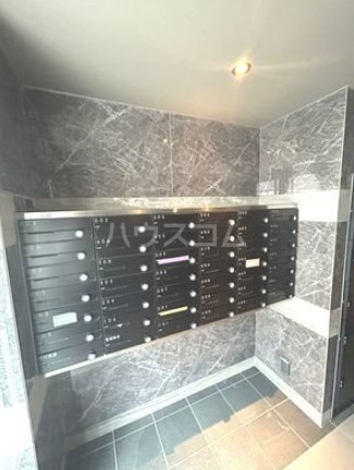 17/25 エントランス