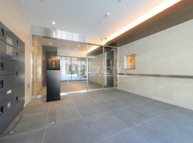 18/20 エントランス