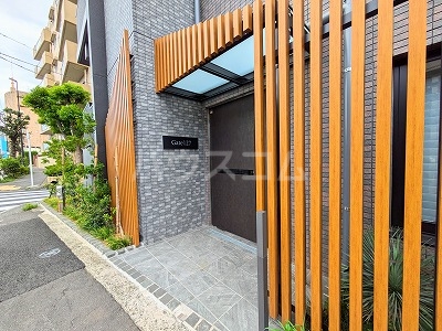 21/26 エントランス