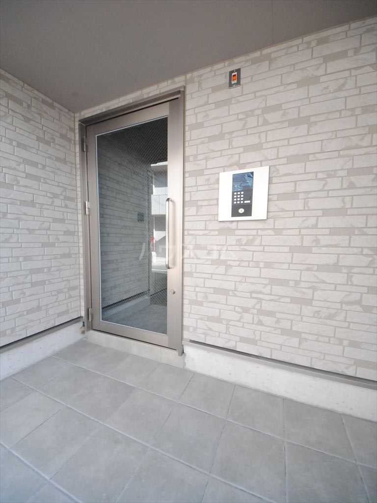 25/30 エントランス