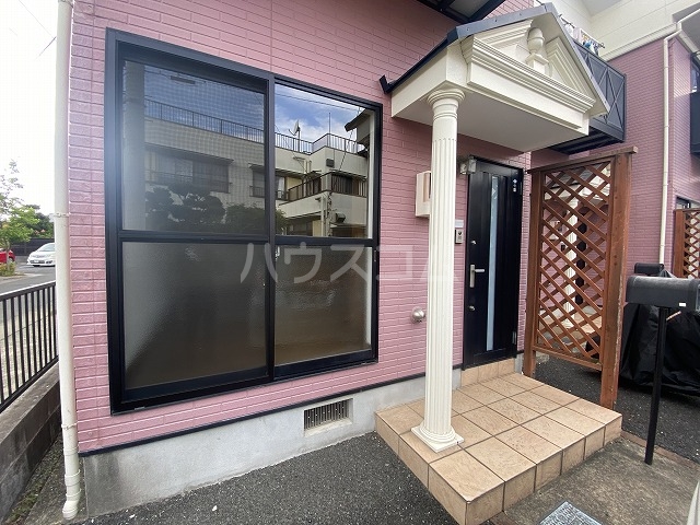 27/30 エントランス