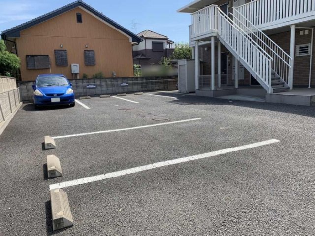 18/28 駐車場