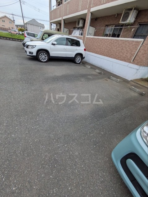 2/3 駐車場