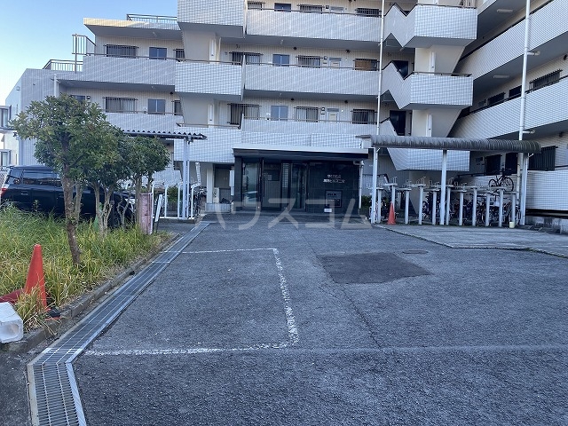 18/20 駐車場