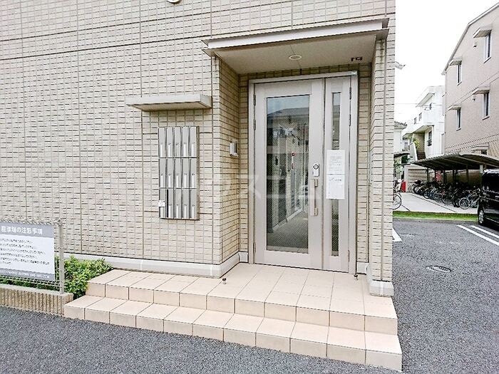 14/25 エントランス