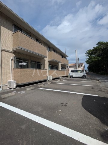 2/3 駐車場