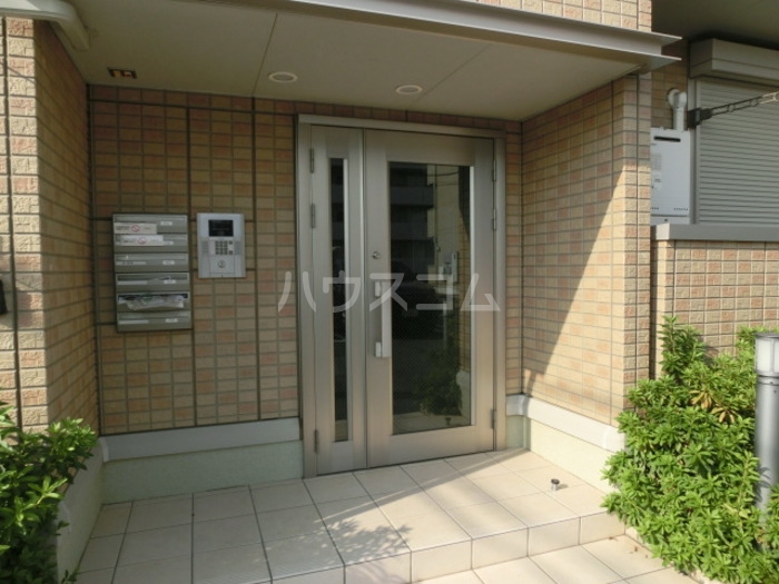 22/30 エントランス