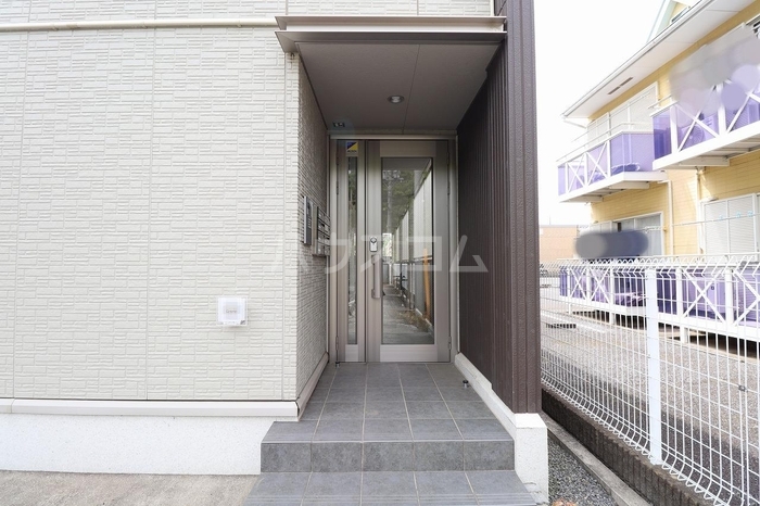 16/18 エントランス