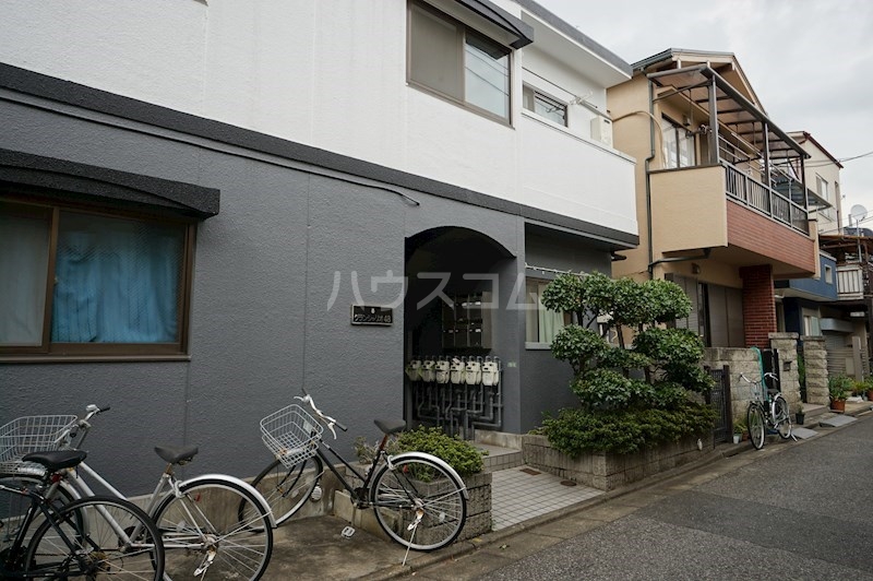 14/19 エントランス