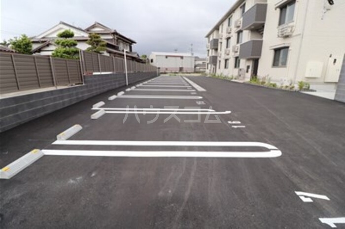 17/18 駐車場
