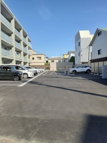 27/29 駐車場