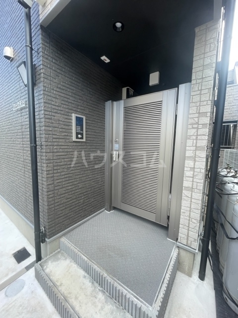 22/30 エントランス