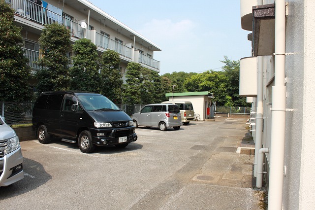 2/5 駐車場