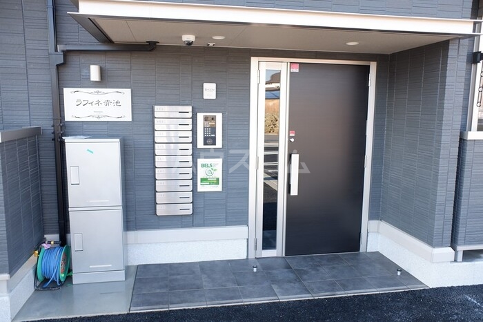 25/30 エントランス