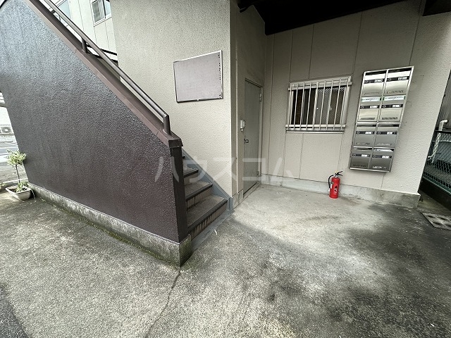 18/22 エントランス