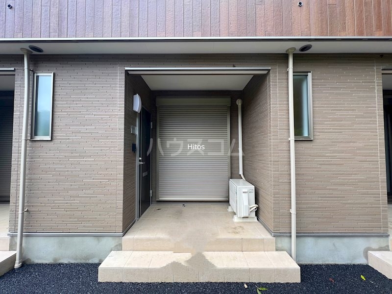 27/30 エントランス