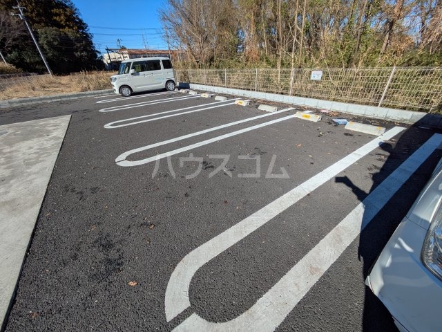 28/30 駐車場