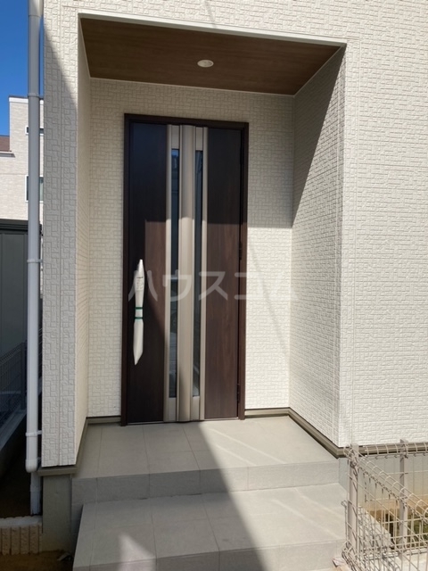 28/30 エントランス