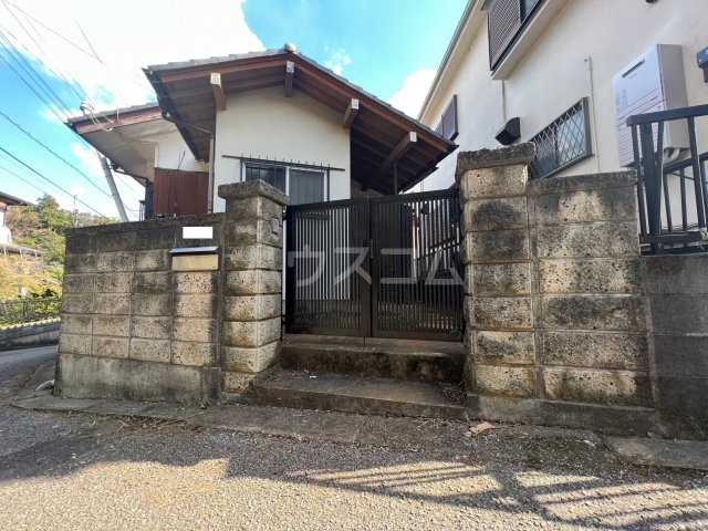 25/26 エントランス